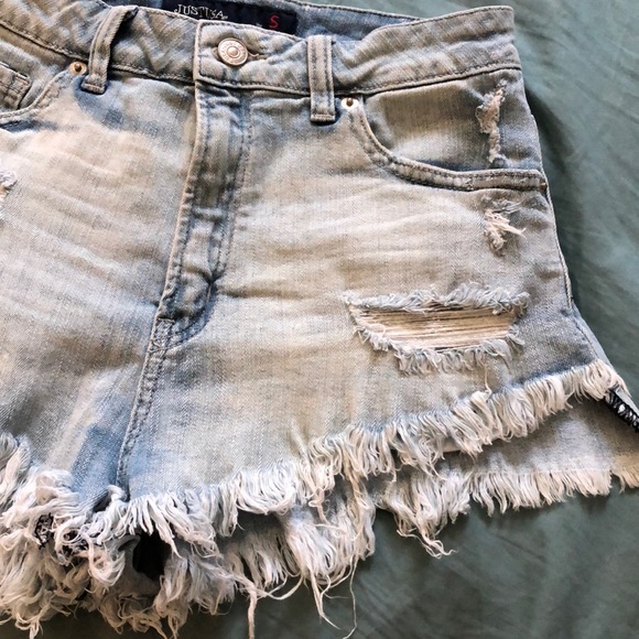 High waisted light washed shorts - Picture 2 of 4